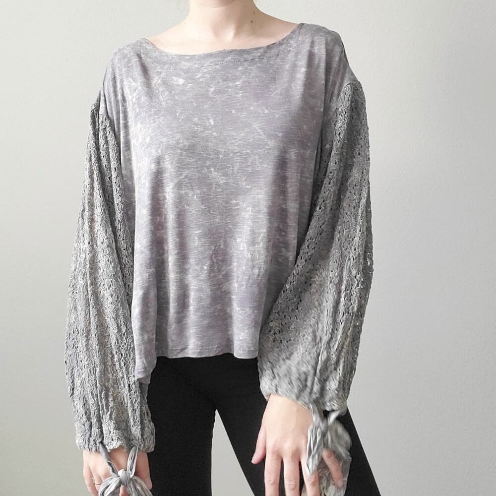 NWT Gimmicks Open Back Blouse - Picture 2 of 10